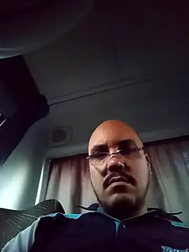 Snapshot of RobertoBuzios22 chatting on 11-13-25, 09:03 RobertoBuzios22 online show from 11-13-25, 09:03