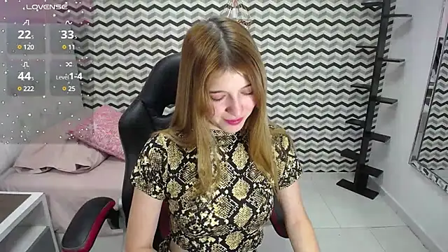 Snapshot of LILAFAVE chatting on 02-15-25, 12:22 LILAFAVE online show from 02-15-25, 12:22