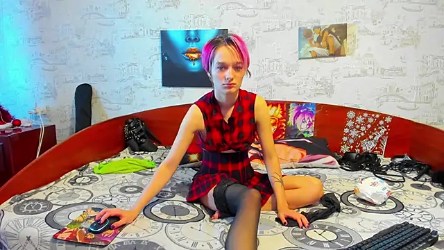 Snapshot of KagamiTayga chatting on 01-12-25, 08:04 KagamiTayga online show from 01-12-25, 08:04