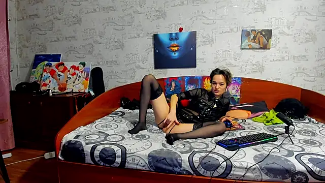 Snapshot of KagamiTayga chatting on 11-25-25, 02:33 KagamiTayga online show from 11-25-25, 02:33