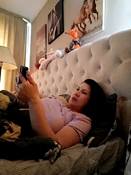 Snapshot of ROXOLANAA_SEXY chatting on 04-28-26, 04:06 ROXOLANAA SEXY online show from 04-28-26, 04:06