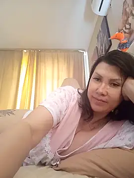 Snapshot of ROXOLANAA_SEXY chatting on 05-16-26, 08:22 ROXOLANAA SEXY online show from 05-16-26, 08:22