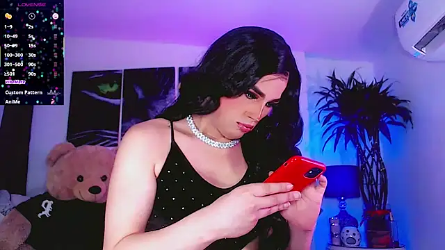 Snapshot of Sophiesweet5 chatting on 11-11-25, 02:17 Sophiesweet5 online show from 11-11-25, 02:17