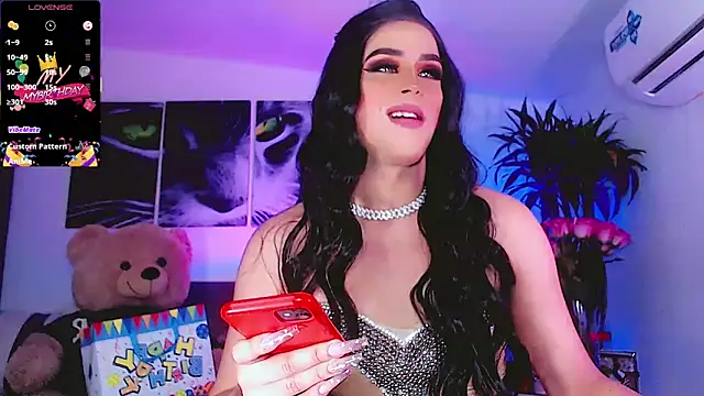 Snapshot of Sophiesweet5 chatting on 11-25-25, 03:23 Sophiesweet5 online show from 11-25-25, 03:23