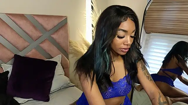 Snapshot of emely_brandon chatting on 03-05-25, 08:10 emely brandon online show from 03-05-25, 08:10