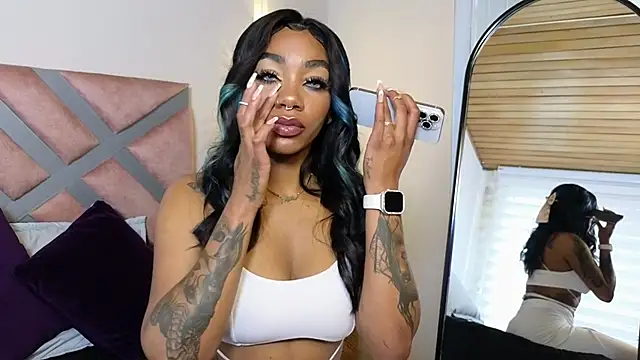 Snapshot of emely_brandon chatting on 03-06-25, 04:38 emely brandon online show from 03-06-25, 04:38