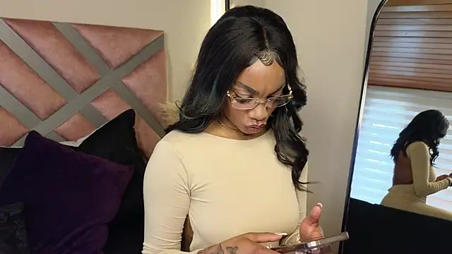 Snapshot of emely_brandon chatting on 03-14-25, 07:44 emely brandon online show from 03-14-25, 07:44