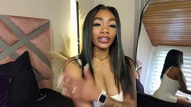 Snapshot of emely_brandon chatting on 03-17-25, 04:11 emely brandon online show from 03-17-25, 04:11