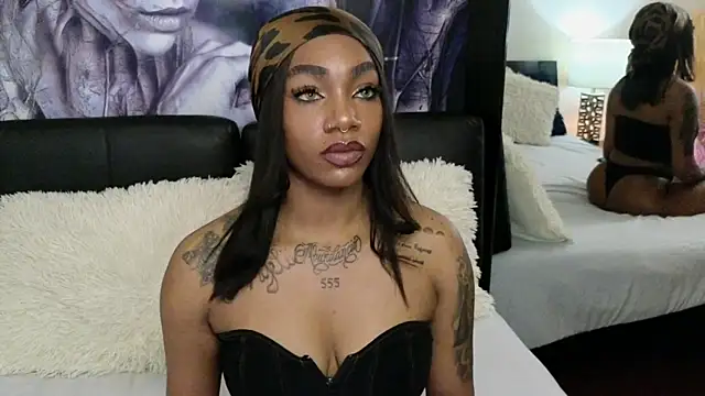 Snapshot of emely_brandon chatting on 09-15-25, 09:42 emely brandon online show from 09-15-25, 09:42