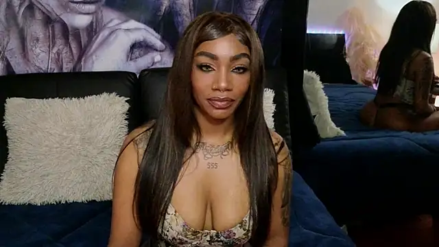 Snapshot of emely_brandon chatting on 10-23-25, 04:12 emely brandon online show from 10-23-25, 04:12