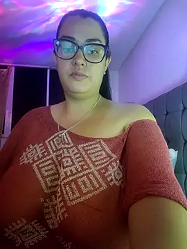 Snapshot of bigboobs_caro chatting on 03-26-26, 08:20 bigboobs caro online show from 03-26-26, 08:20