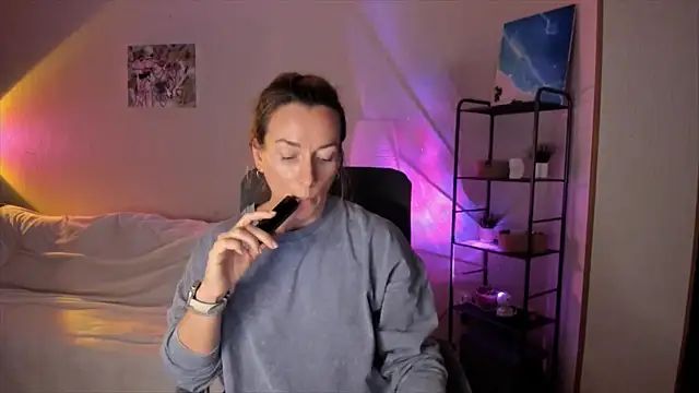 RebeccaMartinez online show from 10-22-25, 12:27