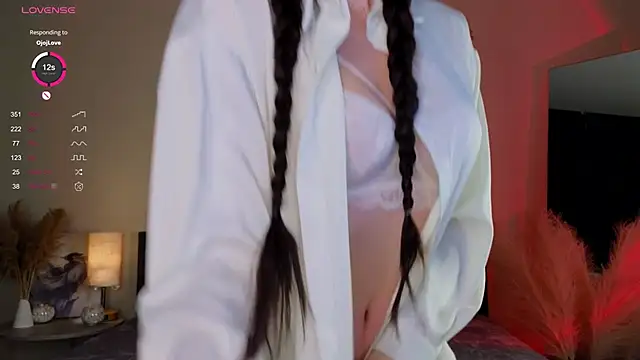 AuroraMari online show from 02-28-25, 11:23