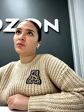 Snapshot of Sweet_Lollypop chatting on 12-01-24, 04:51 Sweet Lollypop online show from 12-01-24, 04:51