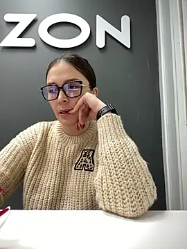 Snapshot of Sweet_Lollypop chatting on 01-02-25, 04:02 Sweet Lollypop online show from 01-02-25, 04:02