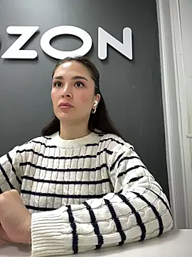 Snapshot of Sweet_Lollypop chatting on 01-31-25, 06:24 Sweet Lollypop online show from 01-31-25, 06:24