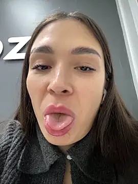 Snapshot of Sweet_Lollypop chatting on 02-07-25, 06:35 Sweet Lollypop online show from 02-07-25, 06:35