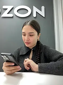 Snapshot of Sweet_Lollypop chatting on 02-20-25, 07:12 Sweet Lollypop online show from 02-20-25, 07:12