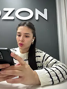 Snapshot of Sweet_Lollypop chatting on 02-27-25, 04:43 Sweet Lollypop online show from 02-27-25, 04:43