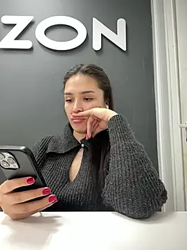 Snapshot of Sweet_Lollypop chatting on 03-15-25, 04:21 Sweet Lollypop online show from 03-15-25, 04:21