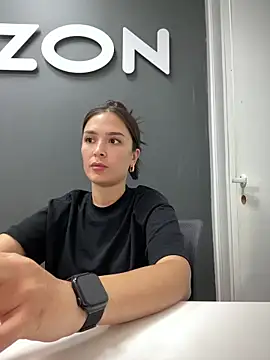 Snapshot of Sweet_Lollypop chatting on 09-08-25, 04:28 Sweet Lollypop online show from 09-08-25, 04:28