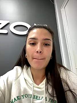 Snapshot of Sweet_Lollypop chatting on 09-19-25, 04:40 Sweet Lollypop online show from 09-19-25, 04:40