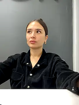 Snapshot of Sweet_Lollypop chatting on 10-10-25, 06:23 Sweet Lollypop online show from 10-10-25, 06:23