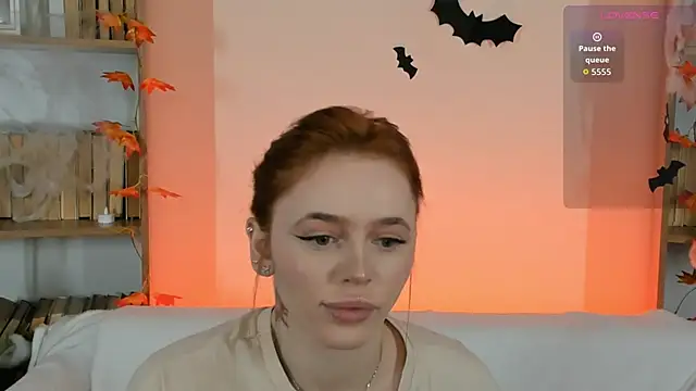 Phoenix Margo online show from 10-29-25, 03:31