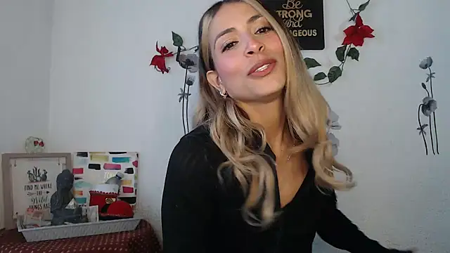 Snapshot of Liamiler01_ chatting on 03-17-25, 12:25 Liamiler01 online show from 03-17-25, 12:25