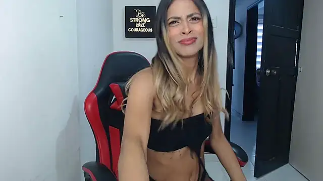 Snapshot of Liamiler01_ chatting on 10-01-25, 12:22 Liamiler01 online show from 10-01-25, 12:22