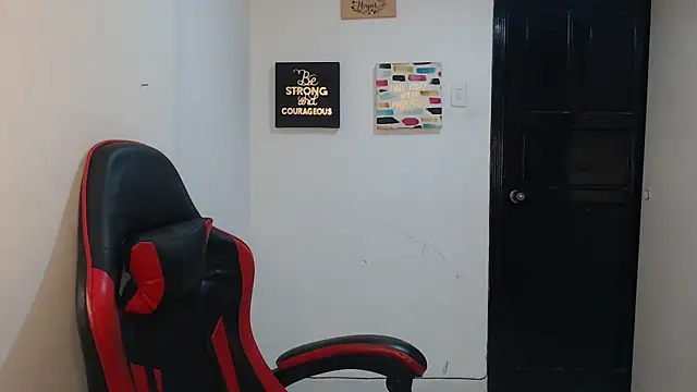 Liamiler01  online show from 10-22-25, 12:38