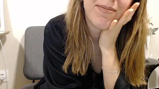 Snapshot of ninfa2000 chatting on 02-21-26, 09:05 ninfa2000 online show from 02-21-26, 09:05