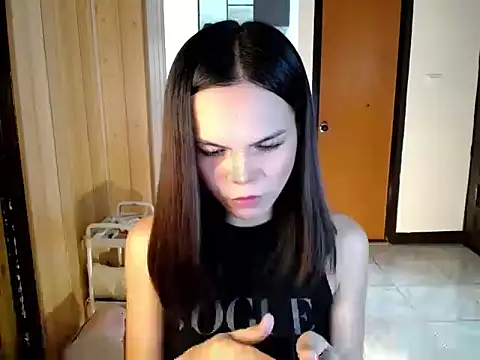 katie white online show from 06-26-26, 07:57