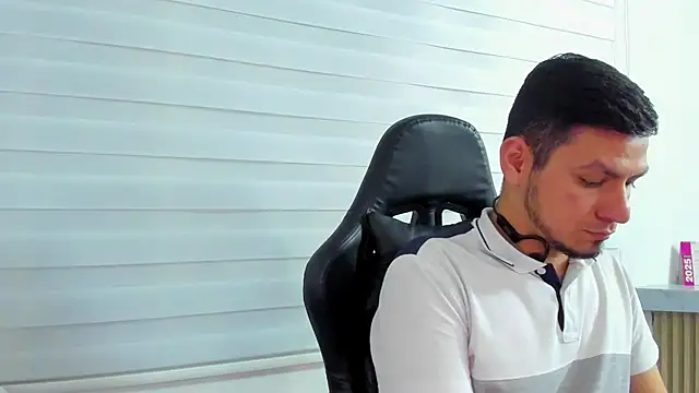 Snapshot of Rick_Diesel_ chatting on 02-14-25, 04:58 Rick Diesel  online show from 02-14-25, 04:58