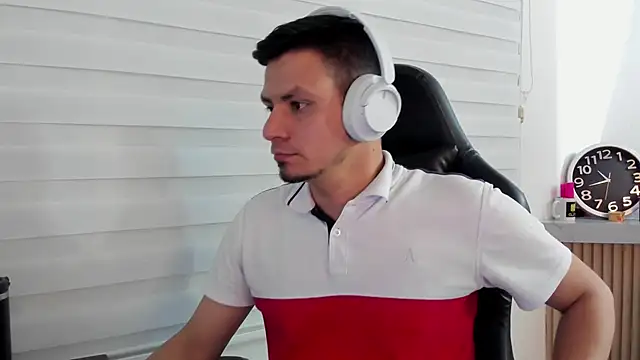 Snapshot of Rick_Diesel_ chatting on 10-28-25, 03:43 Rick Diesel online show from 10-28-25, 03:43