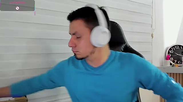 Snapshot of Rick_Diesel_ chatting on 11-06-25, 03:18 Rick Diesel online show from 11-06-25, 03:18