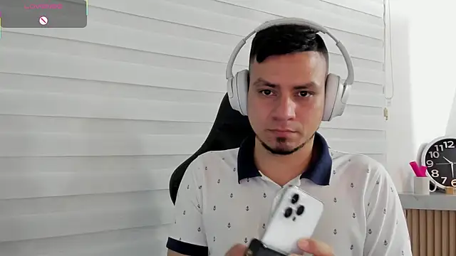 Snapshot of Rick_Diesel_ chatting on 11-08-25, 03:29 Rick Diesel online show from 11-08-25, 03:29