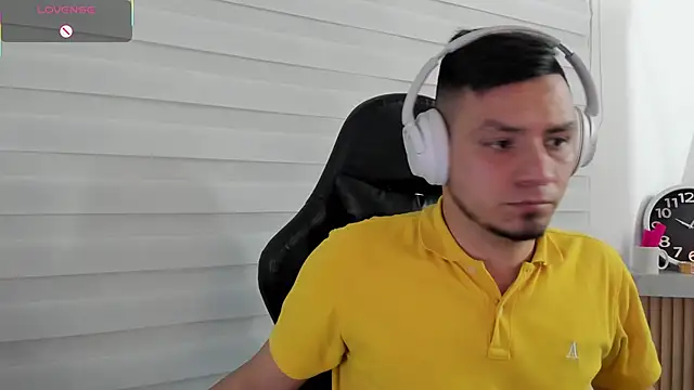 Snapshot of Rick_Diesel_ chatting on 11-11-25, 03:06 Rick Diesel online show from 11-11-25, 03:06