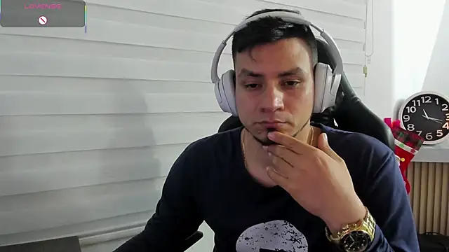 Snapshot of Rick_Diesel_ chatting on 11-18-25, 04:17 Rick Diesel online show from 11-18-25, 04:17