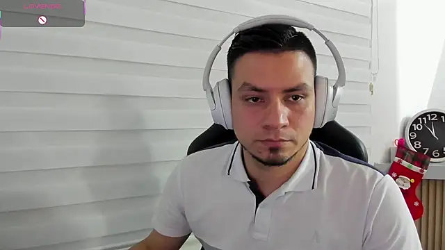 Snapshot of Rick_Diesel_ chatting on 11-21-25, 04:00 Rick Diesel online show from 11-21-25, 04:00