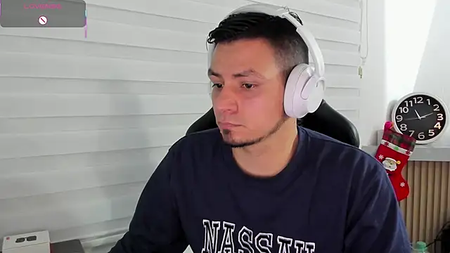 Snapshot of Rick_Diesel_ chatting on 11-25-25, 04:12 Rick Diesel online show from 11-25-25, 04:12