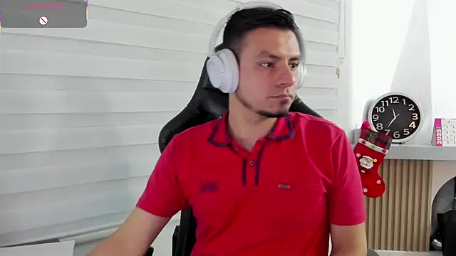 Snapshot of Rick_Diesel_ chatting on 11-26-25, 04:35 Rick Diesel online show from 11-26-25, 04:35