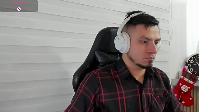 Snapshot of Rick_Diesel_ chatting on 12-05-25, 03:48 Rick Diesel online show from 12-05-25, 03:48