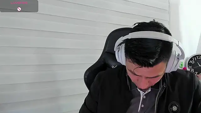 Snapshot of Rick_Diesel_ chatting on 12-18-25, 04:07 Rick Diesel online show from 12-18-25, 04:07