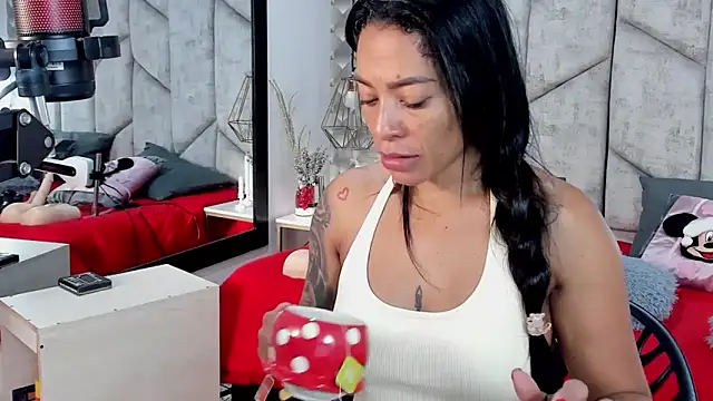 NiicolleMiller online show from 11-20-25, 11:54