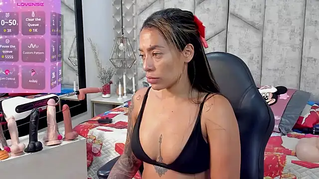 NiicolleMiller online show from 12-17-25, 11:27