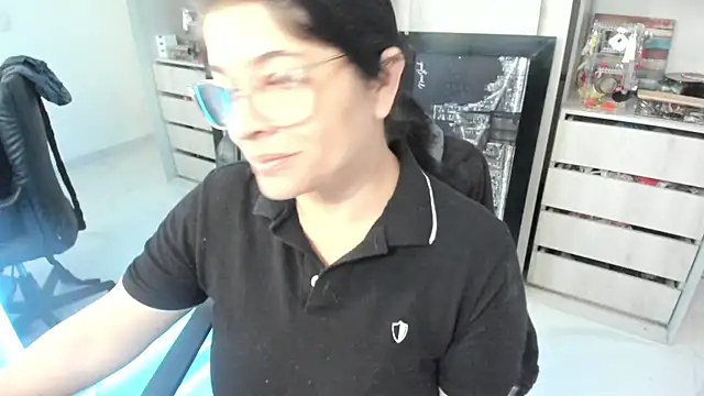 BellaFlaming online show from 07-28-26, 11:17