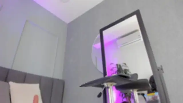 Snapshot of babepolly chatting on 09-28-25, 10:42 babepolly online show from 09-28-25, 10:42