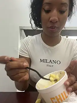 Iceblanca online show from 04-27-26, 03:32