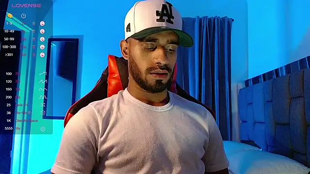 Snapshot of Christian_thor chatting on 01-11-25, 04:06 Christian thor online show from 01-11-25, 04:06